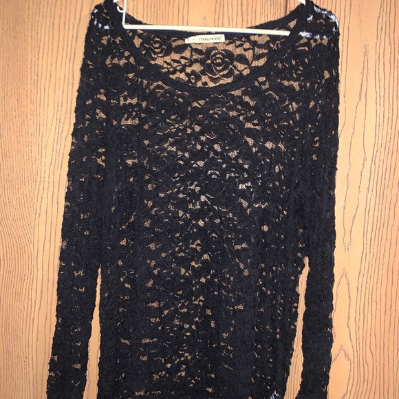 Maurices Size 3 black lace top VGUC - Picture 1 of 2